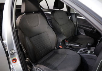 Подержанный автомобиль Skoda Octavia Liftback 2013 года (19 фото)
