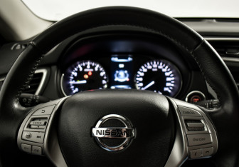 Подержанный автомобиль Nissan X-Trail 2017 года (21 фото)