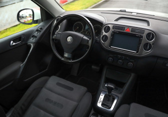 Подержанный автомобиль Volkswagen Tiguan 2008 года (10 фото)