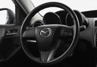 Подержанный автомобиль Mazda 3 Sedan 2011 года (14 фото)