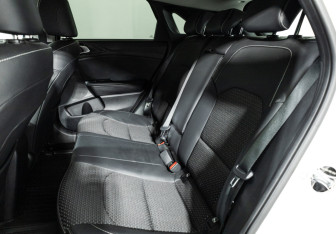 Подержанный автомобиль Kia Ceed Hatchback 2019 года (10 фото)