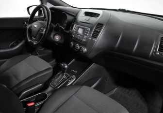 Подержанный автомобиль Kia Cerato Sedan 2013 года (13 фото)