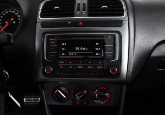 Подержанный автомобиль Volkswagen Polo Sedan 2016 года (16 фото)