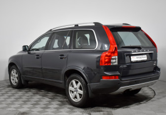 Подержанный автомобиль Volvo XC90 2010 года (7 фото)