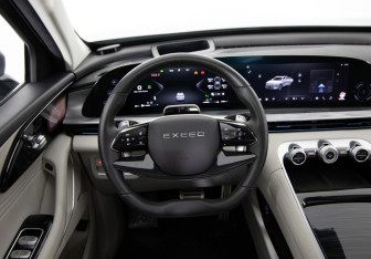 Подержанный автомобиль Exeed RX 2023 года (10 фото)