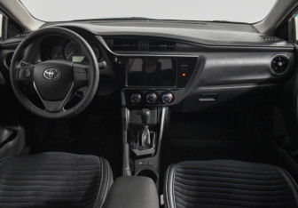 Подержанный автомобиль Toyota Corolla Sedan 2016 года (13 фото)