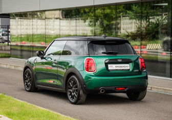 Подержанный автомобиль MINI Hatch 2020 года (8 фото)