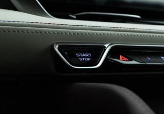 Подержанный автомобиль Geely Monjaro 2023 года (20 фото)