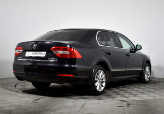 Подержанный автомобиль Skoda Superb Liftback 2015 года (5 фото)