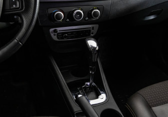 Подержанный автомобиль Renault Fluence 2014 года (13 фото)