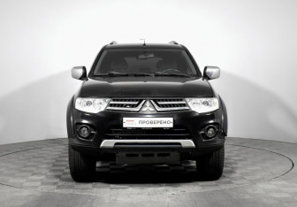 Подержанный автомобиль Mitsubishi Pajero Sport 2013 года (2 фото)