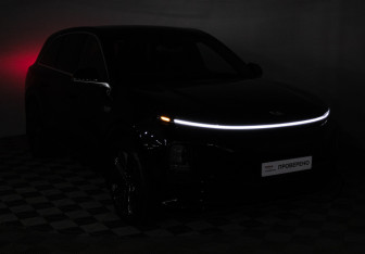 Подержанный автомобиль LiXiang L6 2024 года (28 фото)