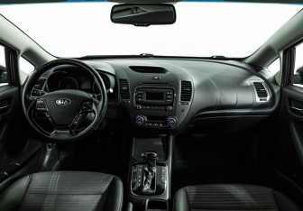 Подержанный автомобиль Kia Cerato Sedan 2019 года (13 фото)