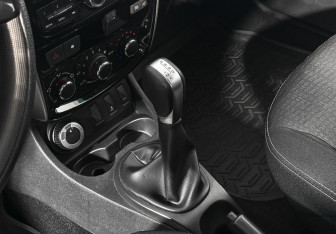 Подержанный автомобиль Nissan Terrano 2017 года (11 фото)