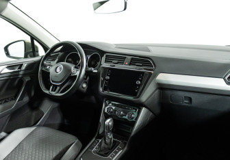 Подержанный автомобиль Volkswagen Tiguan 2019 года (9 фото)