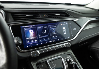 Подержанный автомобиль Geely Atlas Pro 2022 года (15 фото)
