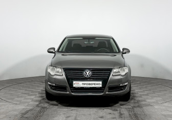 Подержанный автомобиль Volkswagen Passat Sedan 2006 года (2 фото)