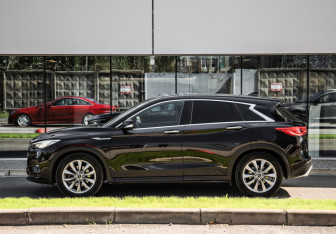 Подержанный автомобиль Infiniti QX50 2019 года (9 фото)