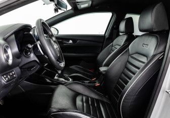 Подержанный автомобиль Kia Cerato Sedan 2020 года (20 фото)