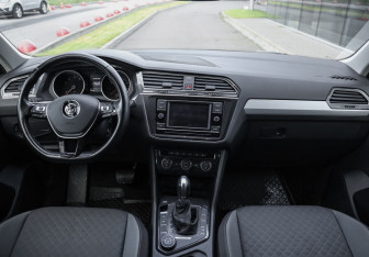 Подержанный автомобиль Volkswagen Tiguan 2018 года (11 фото)