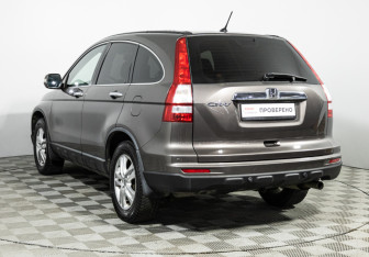 Подержанный автомобиль Honda CR-V 2012 года (7 фото)