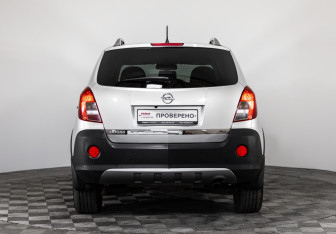 Подержанный автомобиль Opel Antara 2014 года (6 фото)