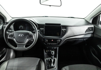 Подержанный автомобиль Hyundai Solaris Sedan 2020 года (13 фото)