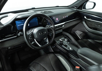 Подержанный автомобиль Geely Monjaro 2024 года (11 фото)