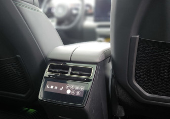 Подержанный автомобиль Zeekr 001 2023 года (32 фото)