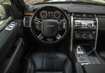 Подержанный автомобиль Land Rover Discovery 2018 года (12 фото)