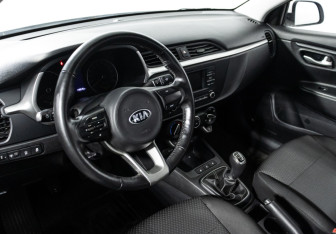 Подержанный автомобиль Kia Rio Sedan 2021 года (11 фото)