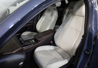 Подержанный автомобиль Mazda CX-30 2019 года (25 фото)