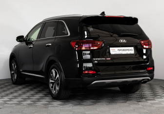 Подержанный автомобиль Kia Sorento 2019 года (7 фото)
