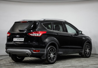 Подержанный автомобиль Ford Kuga 2016 года (5 фото)