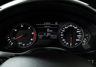 Подержанный автомобиль Audi A6 Sedan 2017 года (12 фото)