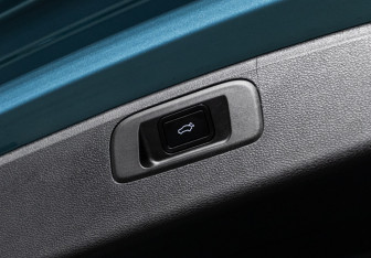 Подержанный автомобиль Geely Coolray 2023 года (22 фото)