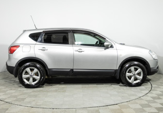 Подержанный автомобиль Nissan Qashqai 2008 года (4 фото)