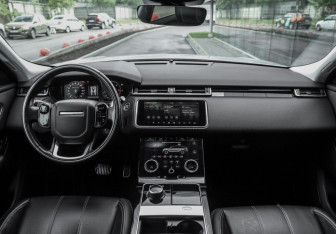 Подержанный автомобиль Land Rover Range Rover Velar 2017 года (14 фото)