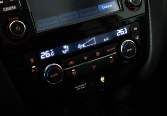 Подержанный автомобиль Nissan Qashqai 2014 года (18 фото)