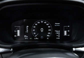 Подержанный автомобиль Volvo V60 Cross Country 2020 года (25 фото)
