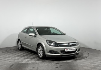 Подержанный автомобиль Opel Astra Hatchback 2008 года (3 фото)