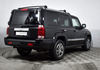 Подержанный автомобиль Jeep Commander 2008 года (5 фото)