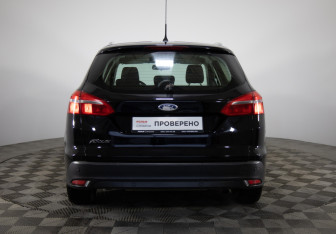 Подержанный автомобиль Ford Focus Wagon 2016 года (6 фото)