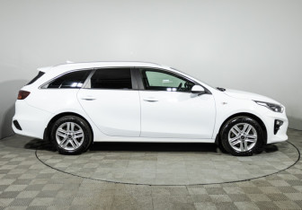 Подержанный автомобиль Kia Ceed Wagon 2019 года (4 фото)