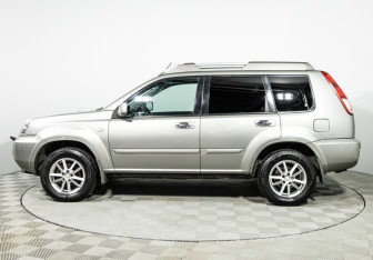Подержанный автомобиль Nissan X-Trail 2006 года (8 фото)