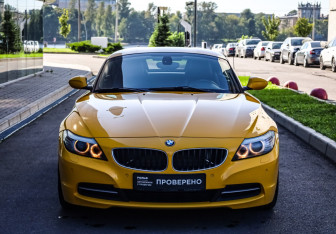 Подержанный автомобиль BMW Z4 Roadster 2011 года (3 фото)