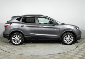 Подержанный автомобиль Nissan Qashqai 2018 года (4 фото)