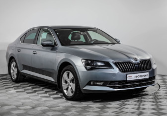 Подержанный автомобиль Skoda Superb Liftback 2016 года (3 фото)