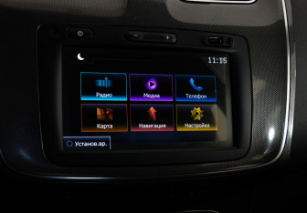 Подержанный автомобиль Renault Sandero 2018 года (14 фото)