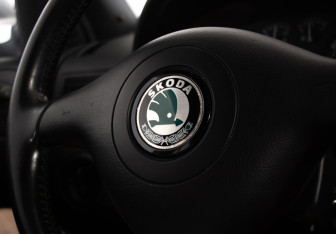 Подержанный автомобиль Skoda Octavia Liftback 2008 года (14 фото)